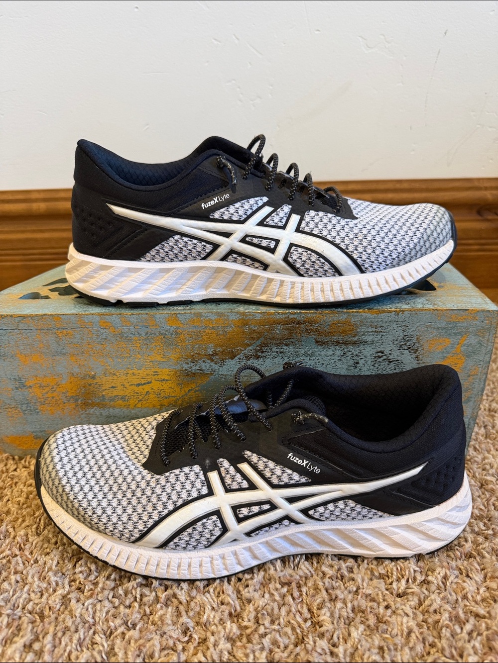 Asics fuzeX Lyte Black and White Knit Running Shoes 8.5